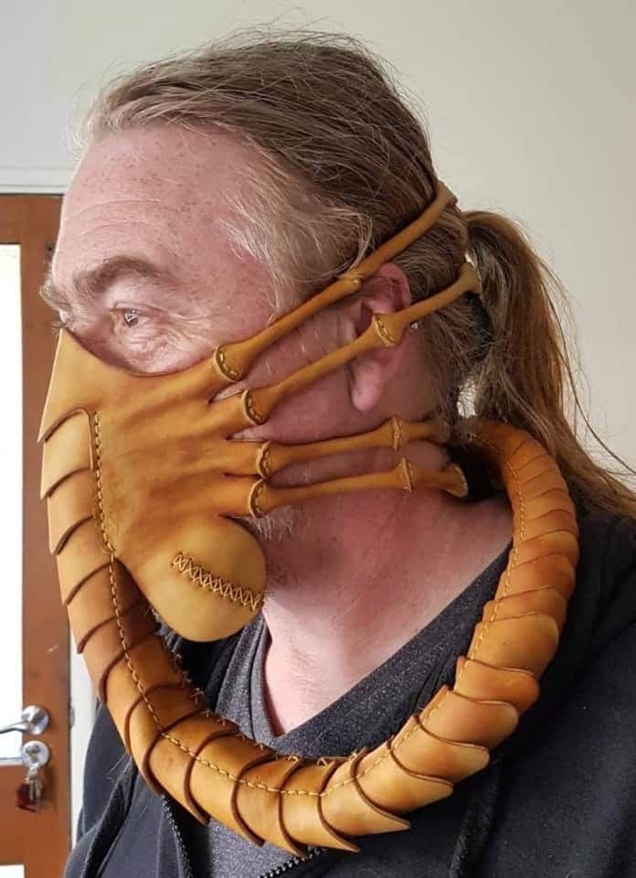 facehugger-mask.jpeg
